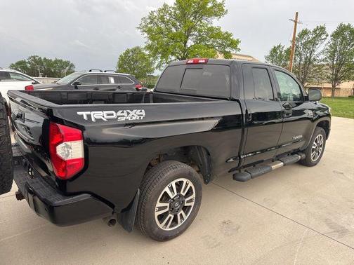 Midnight Black Metallic 2018 Toyota Tundra SR5
