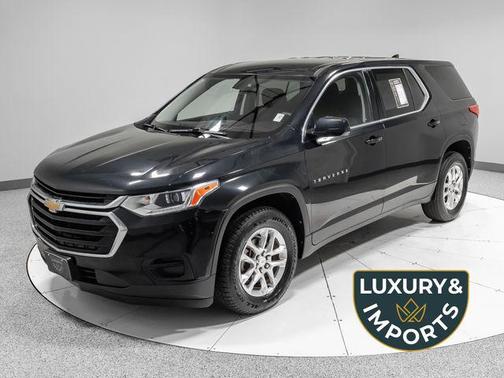 Mosaic Black Metallic 2020 Chevrolet Traverse LS