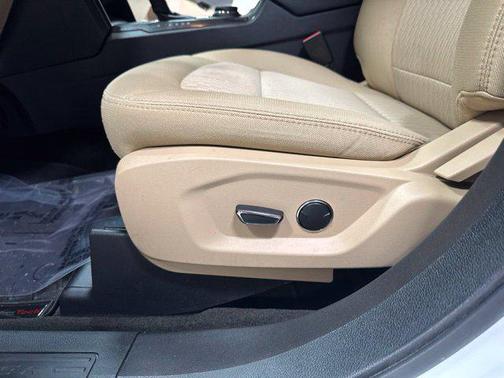 Oxford White 2017 Ford Explorer Base