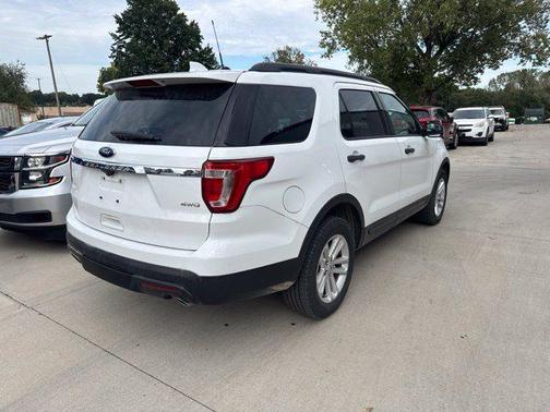 Oxford White 2017 Ford Explorer Base