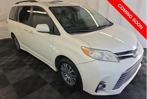 2018 Toyota Sienna XLE