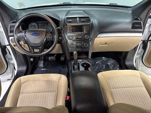Oxford White 2017 Ford Explorer Base