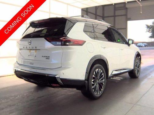 Everest White Pearl/Super Black 2026 Nissan Rogue Platinum