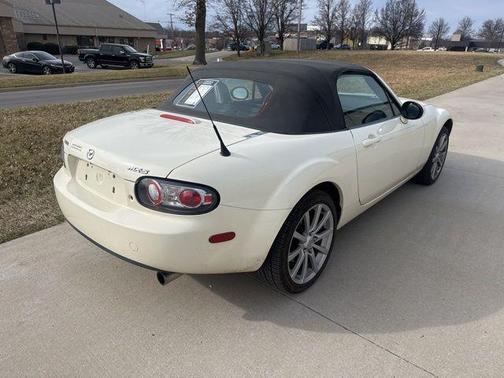 2006 Mazda MX-5 Miata Sport