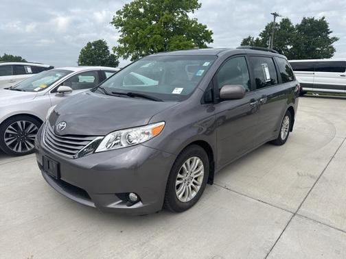 2015 Toyota Sienna XLE