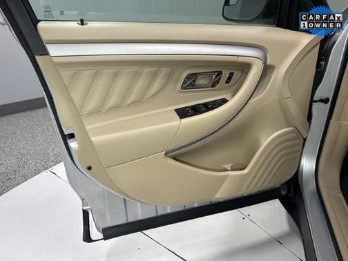 2017 Ford Taurus SE