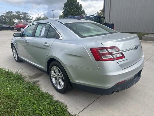 2017 Ford Taurus SE