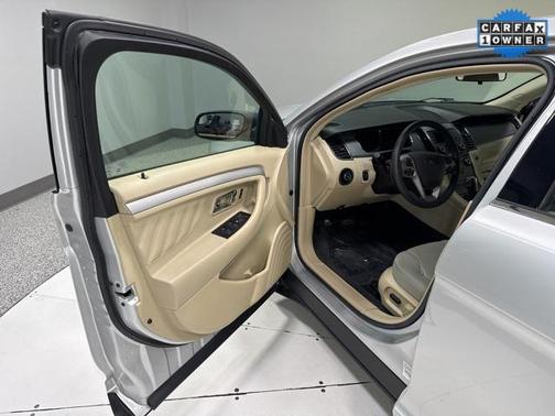 2017 Ford Taurus SE