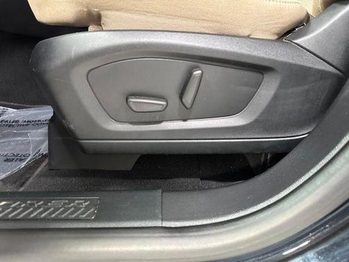 Black Metallic 2020 Ford Explorer Base