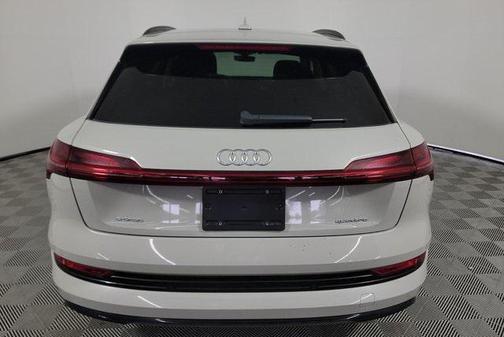 2021 Audi e-tron Premium