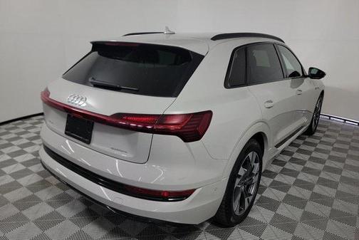 2021 Audi e-tron Premium