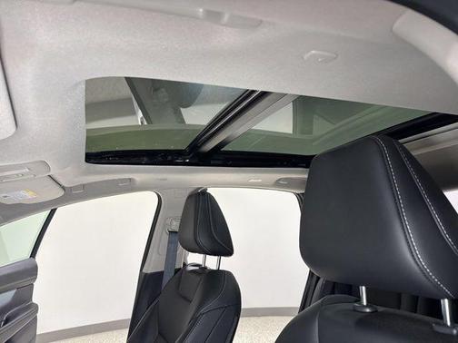 Everest White Pearl Tricoat 2025 Nissan Murano SL