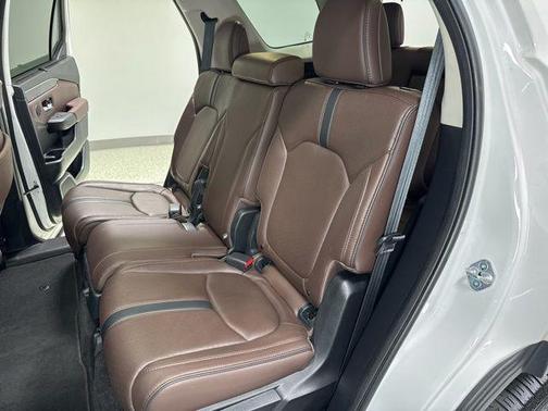 Platinum White Pearl 2023 Honda Pilot AWD Elite