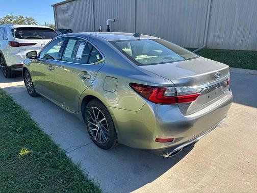 Atomic Silver 2016 Lexus ES 350 Base
