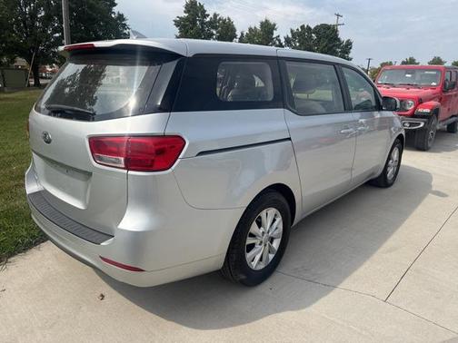 2018 Kia Sedona L
