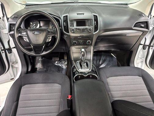 Oxford White 2018 Ford Edge SE