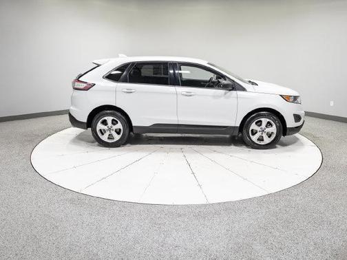 Oxford White 2018 Ford Edge SE