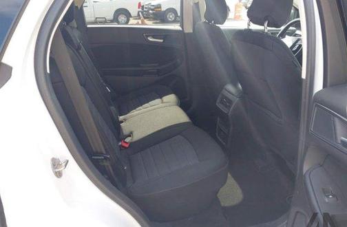 Oxford White 2018 Ford Edge SE