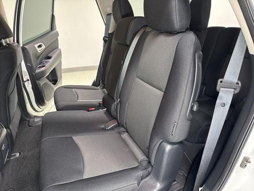 Glacier White 2020 Nissan Pathfinder S 4WD