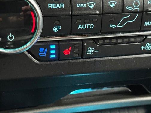 Oxford White 2021 Ford Expedition XLT