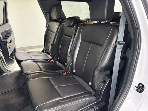 Oxford White 2021 Ford Expedition XLT