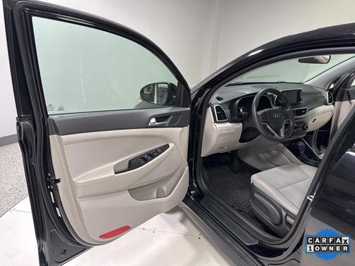 2021 Hyundai TUCSON SE