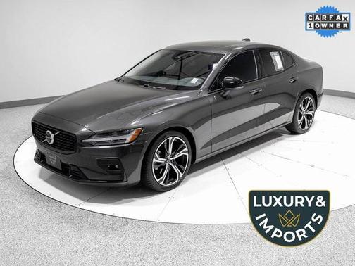 2024 Volvo S60 B5 Core Dark Theme