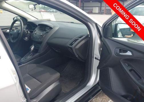 Ingot Silver 2017 Ford Focus SE