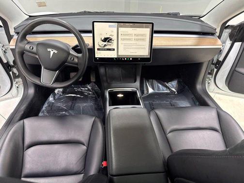 Pearl White Multi-Coat 2023 Tesla Model 3 Standard Range