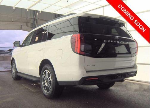 White Metallic 2025 Ford Expedition Active