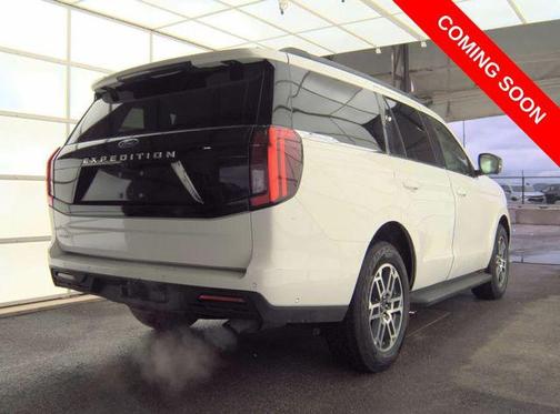 White Metallic 2025 Ford Expedition Active