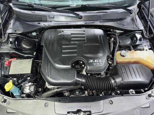 Pitch Black Clearcoat 2019 Dodge Charger SXT