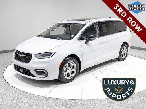 Bright White Clearcoat 2024 Chrysler Pacifica Limited