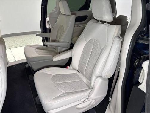 Jazz Blue Pearlcoat 2018 Chrysler Pacifica Hybrid Touring Plus