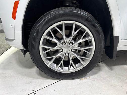 Bright White Clearcoat 2025 Jeep Grand Cherokee L Summit
