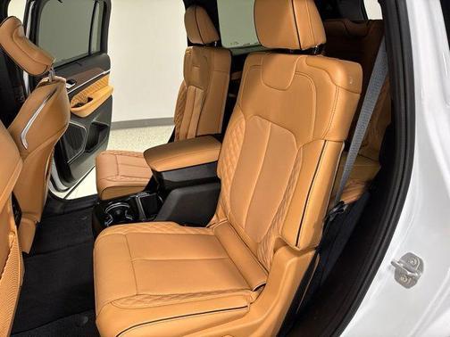 Bright White Clearcoat 2025 Jeep Grand Cherokee L Summit