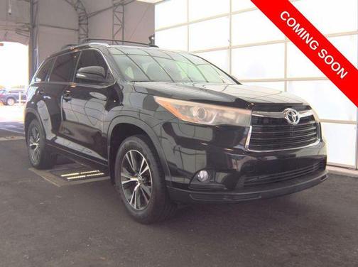 Midnight Black Metallic 2016 Toyota Highlander XLE