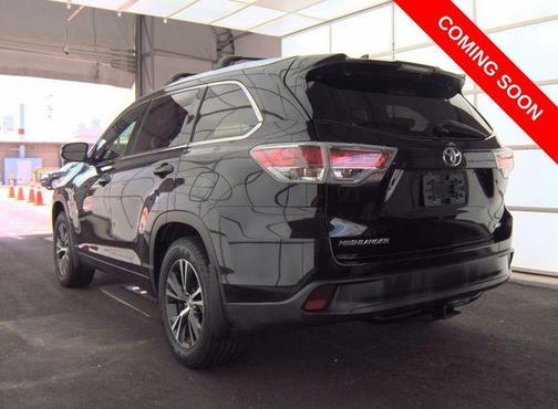 Midnight Black Metallic 2016 Toyota Highlander XLE