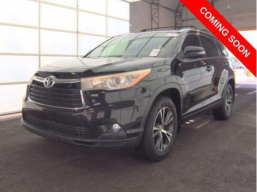 Midnight Black Metallic 2016 Toyota Highlander XLE
