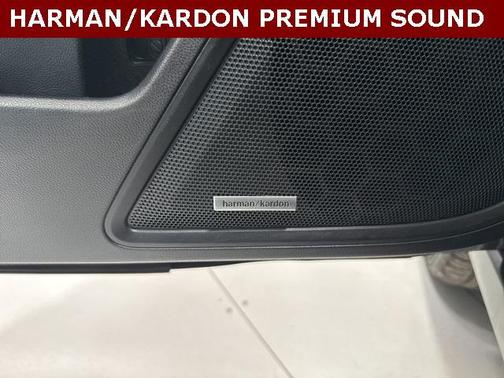 2022 Subaru Outback Touring XT