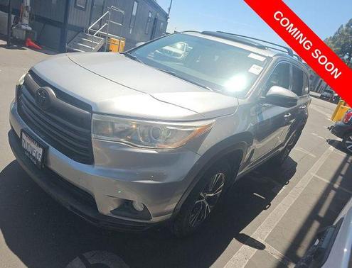 Silver Sky Metallic 2016 Toyota Highlander XLE