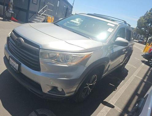 Silver Sky Metallic 2016 Toyota Highlander XLE