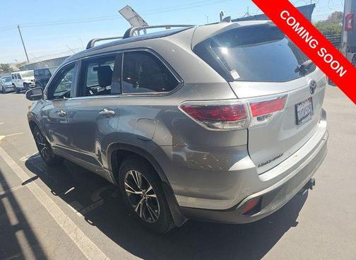 Silver Sky Metallic 2016 Toyota Highlander XLE