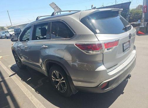 Silver Sky Metallic 2016 Toyota Highlander XLE