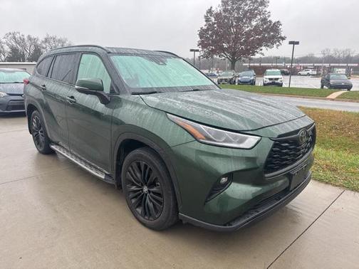 2023 Toyota Highlander Platinum