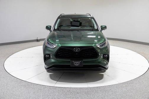 2023 Toyota Highlander Platinum