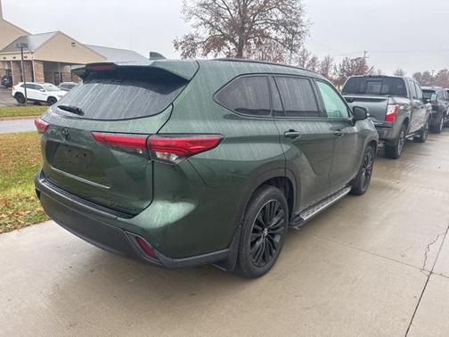 2023 Toyota Highlander Platinum