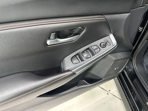 Super Black 2025 Nissan Sentra SR