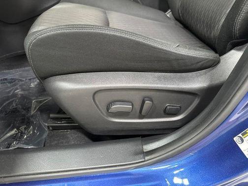 Caspian Blue Metallic 2020 Nissan Rogue SV