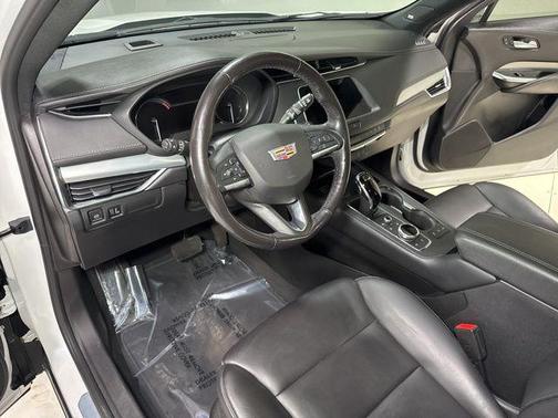 Crystal White Tricoat 2021 Cadillac XT4 Premium Luxury